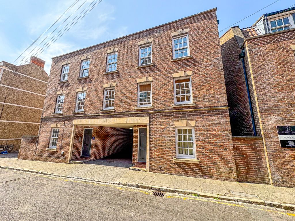 Property photo 1 of 9 4453471