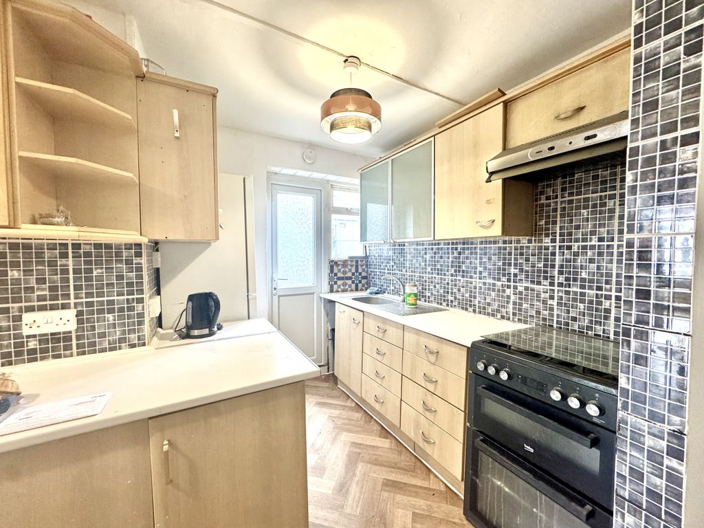 Property photo 2 of 5