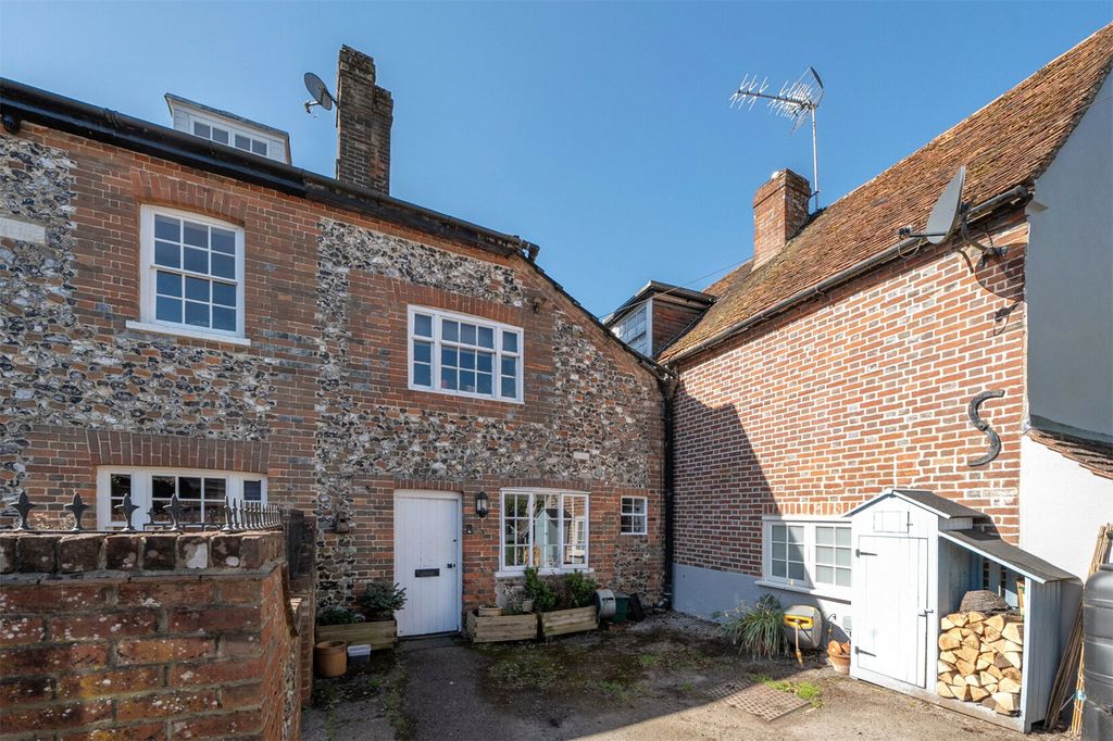 Property photo 1 of 11 External