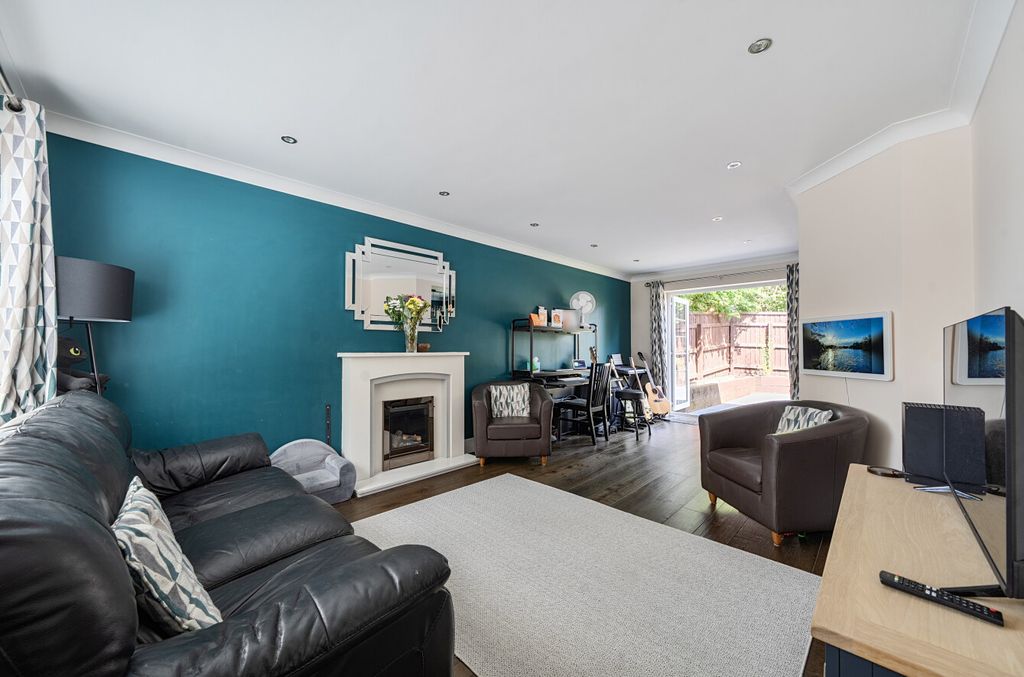 Property photo 2 of 16 1477459206A2Fdb7d65Df0