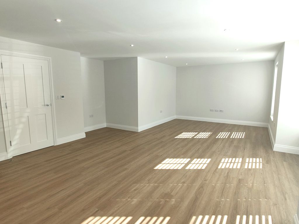 Property photo 3 of 14 Image