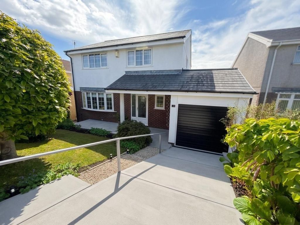 Property photo 1 of 58