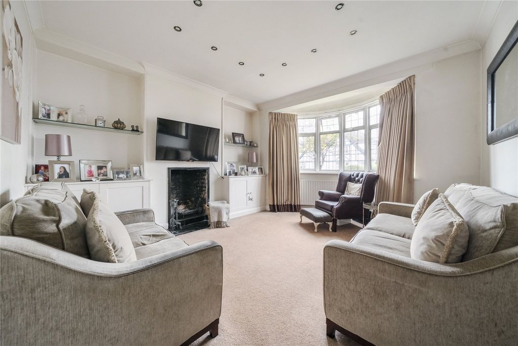 Property photo 3 of 24 Picture No. 09