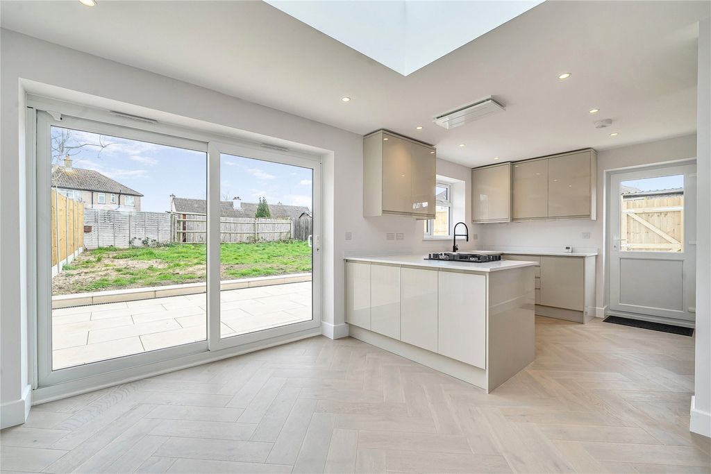 Property photo 2 of 20 Picture No. 09