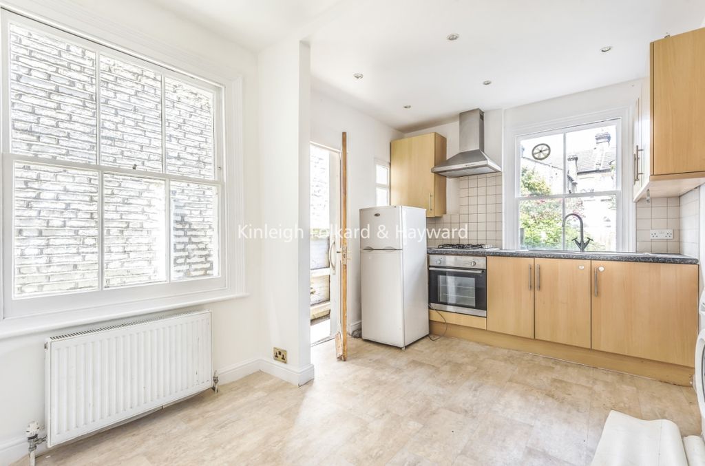 Property photo 3 of 4 c817Ac54-5802-4d0c-8