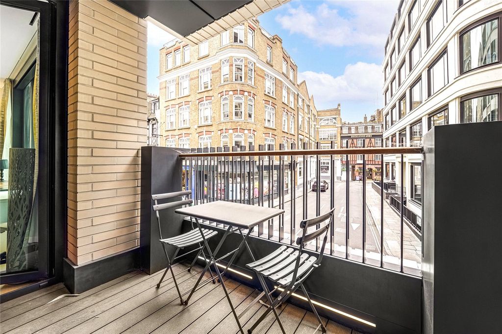 Property photo 2 of 10 Rathbone Place