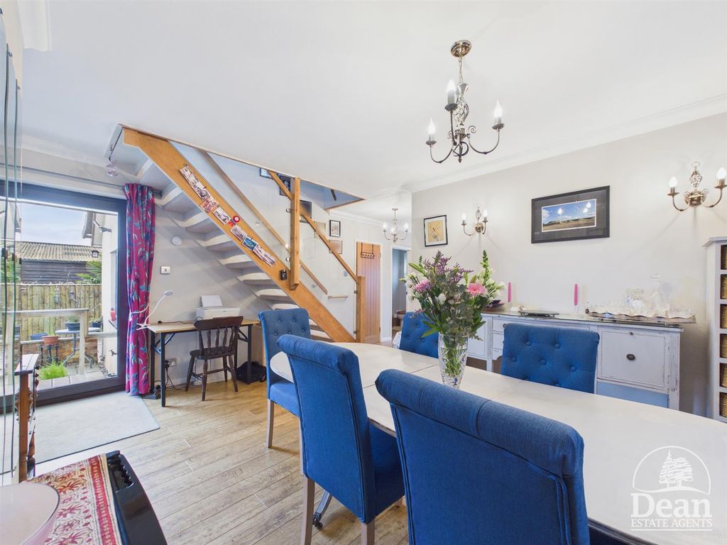 Property photo 3 of 23