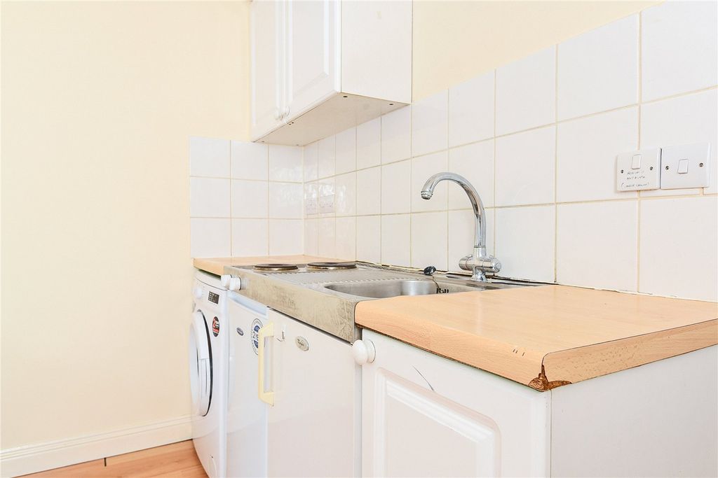Property photo 3 of 6 Picture No. 19