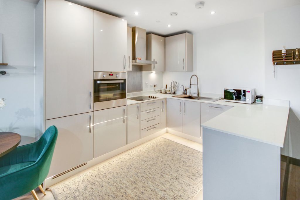 Property photo 2 of 16