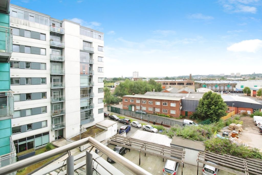 Property photo 3 of 6 Picture No. 14