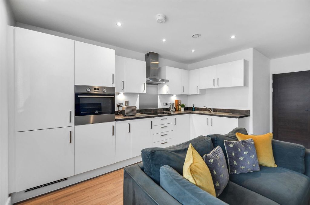 Property photo 2 of 12 Open Plan Living (2).Jpg