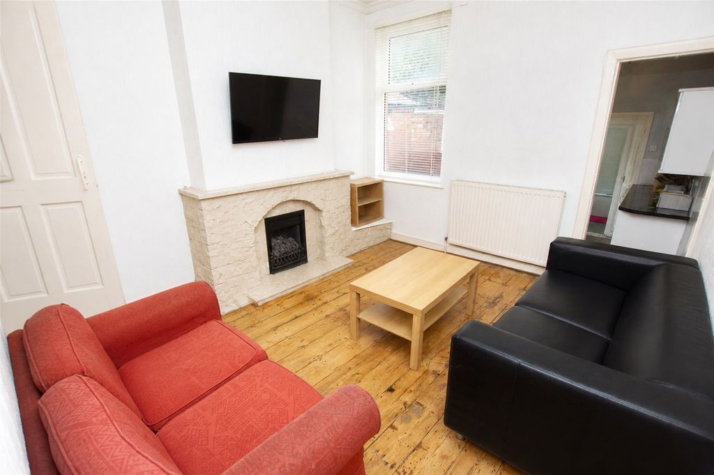 Property photo 3 of 10 Picture No. 05
