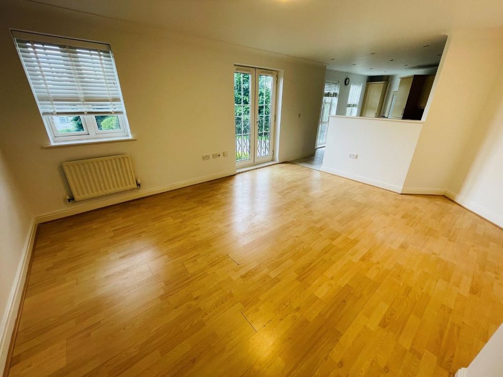 Property photo 3 of 13 New Living.Jpg