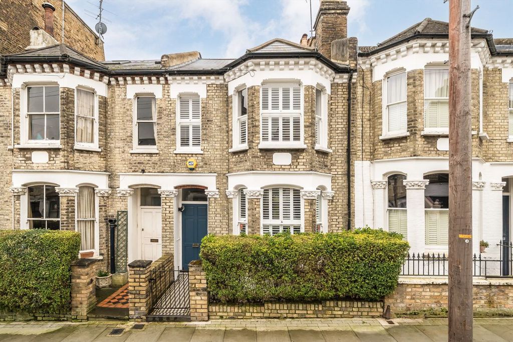 Property photo 1 of 8