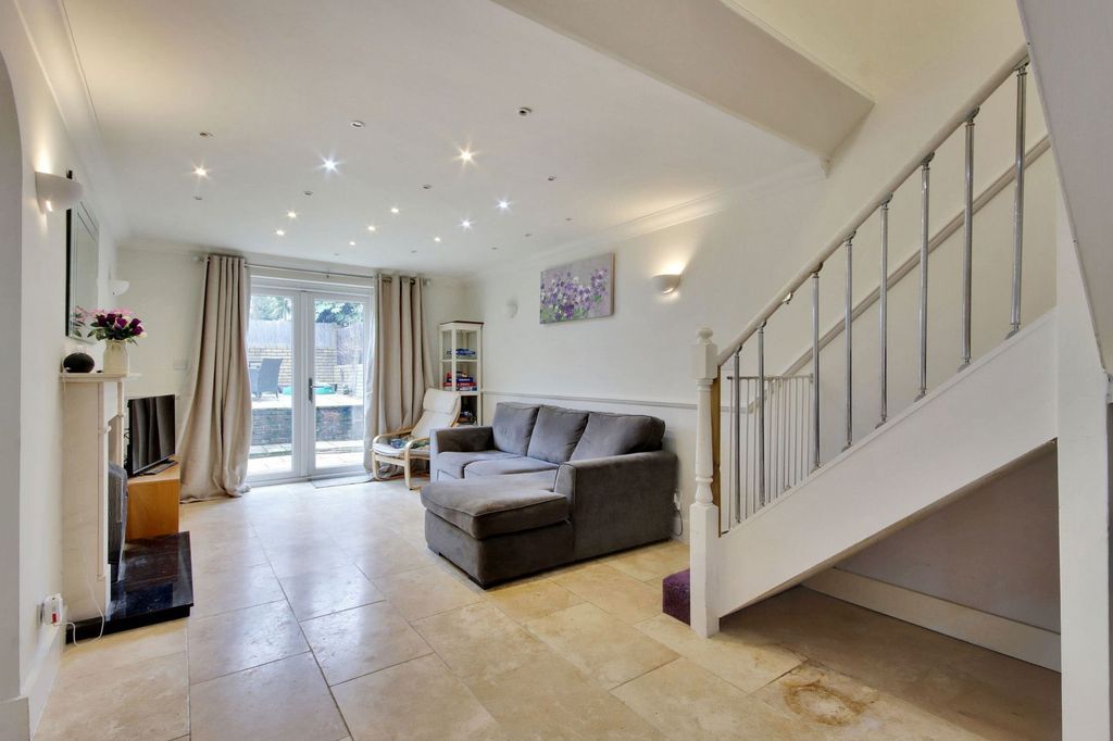 Property photo 2 of 17