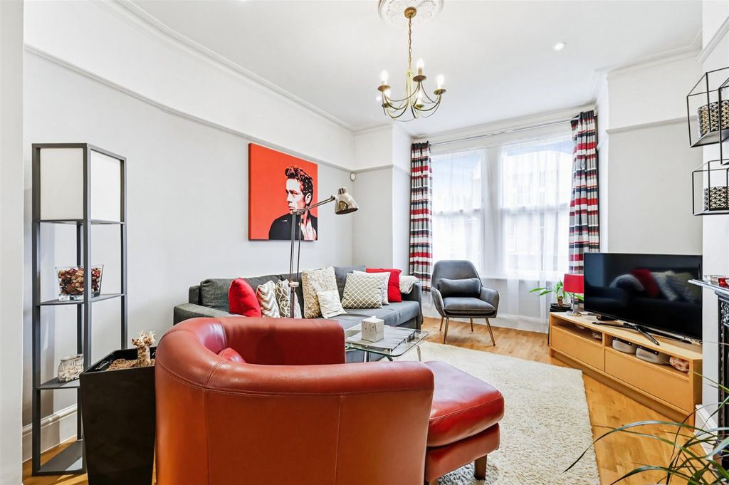 Property photo 3 of 11