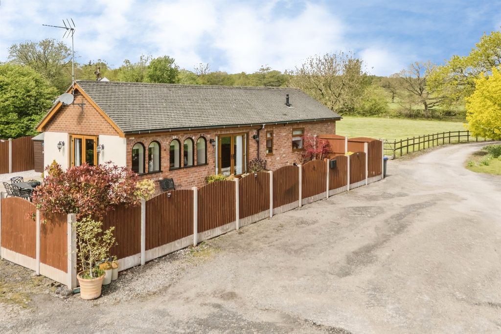 Property photo 2 of 28