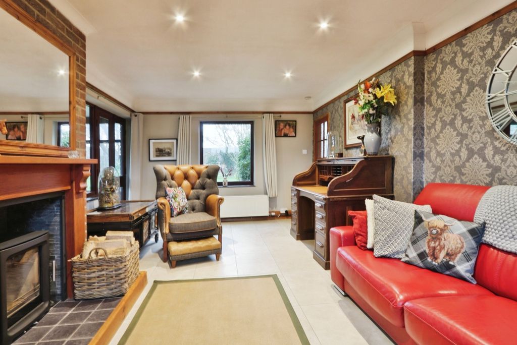 Property photo 3 of 34 3941009