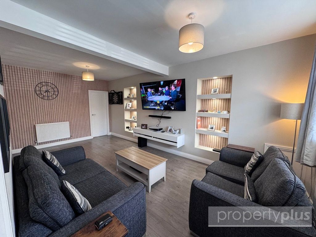 Property photo 2 of 12 Picture No. 03