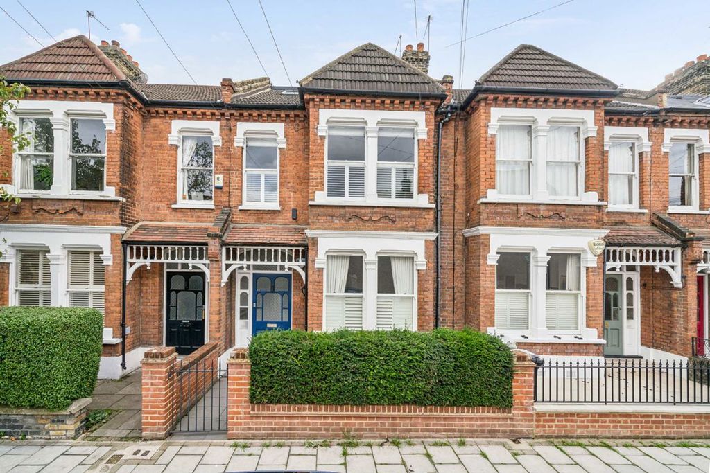 Property photo 2 of 8