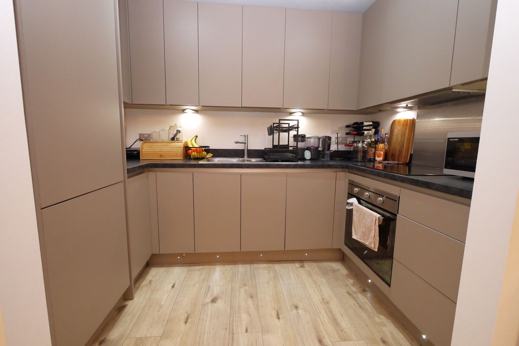 Property photo 3 of 17 6