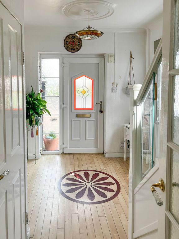 Property photo 2 of 13 Hallway