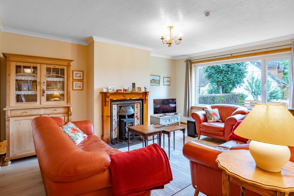 Property photo 2 of 39