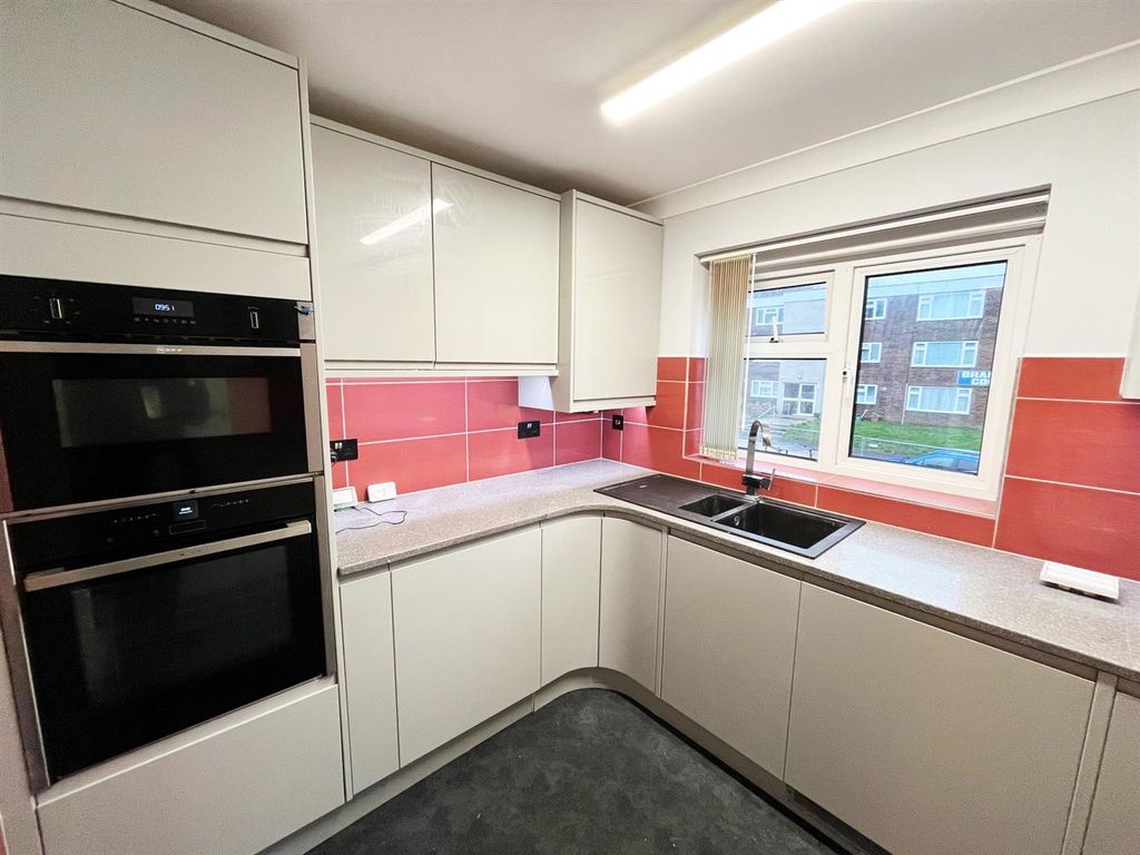 Property photo 2 of 10 Kitchen 2.Jpg