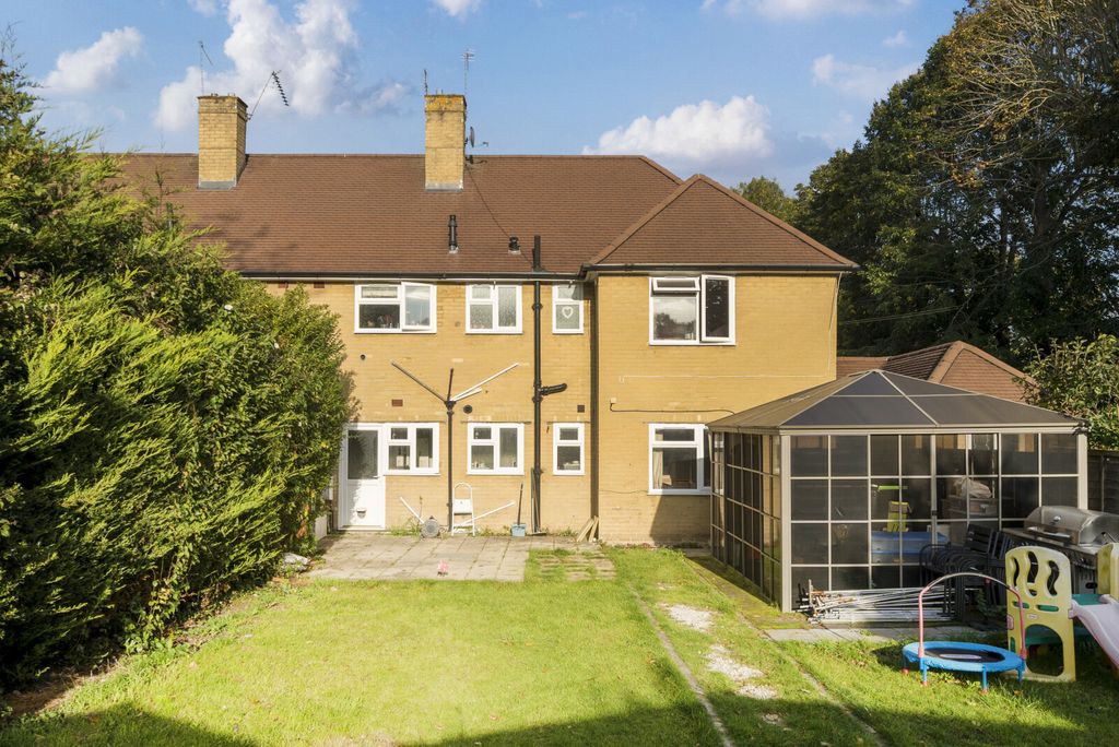 Property photo 2 of 10 Rear