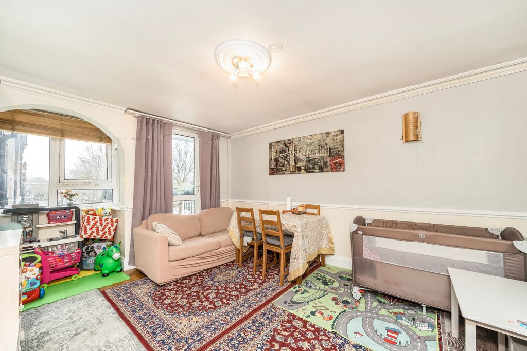 Property photo 1 of 7 Reception