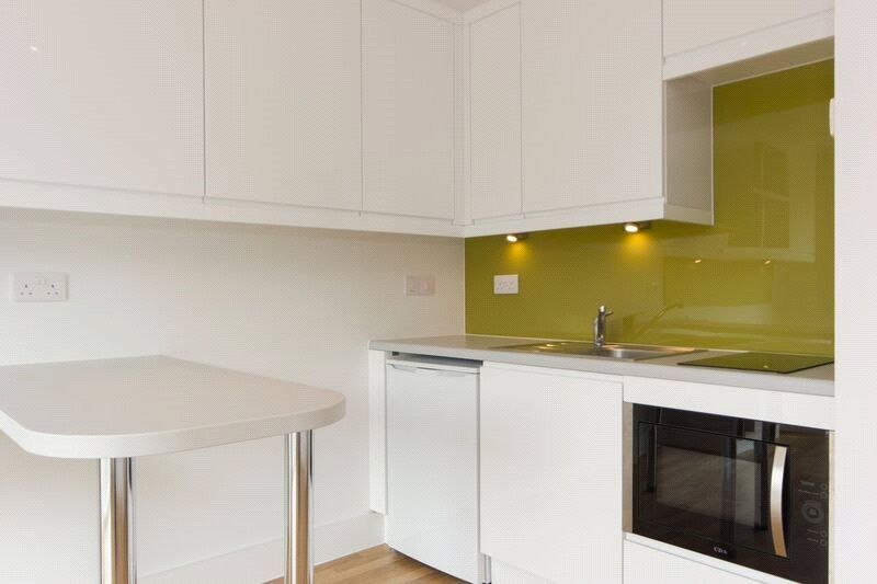 Property photo 3 of 7 Kitchenette