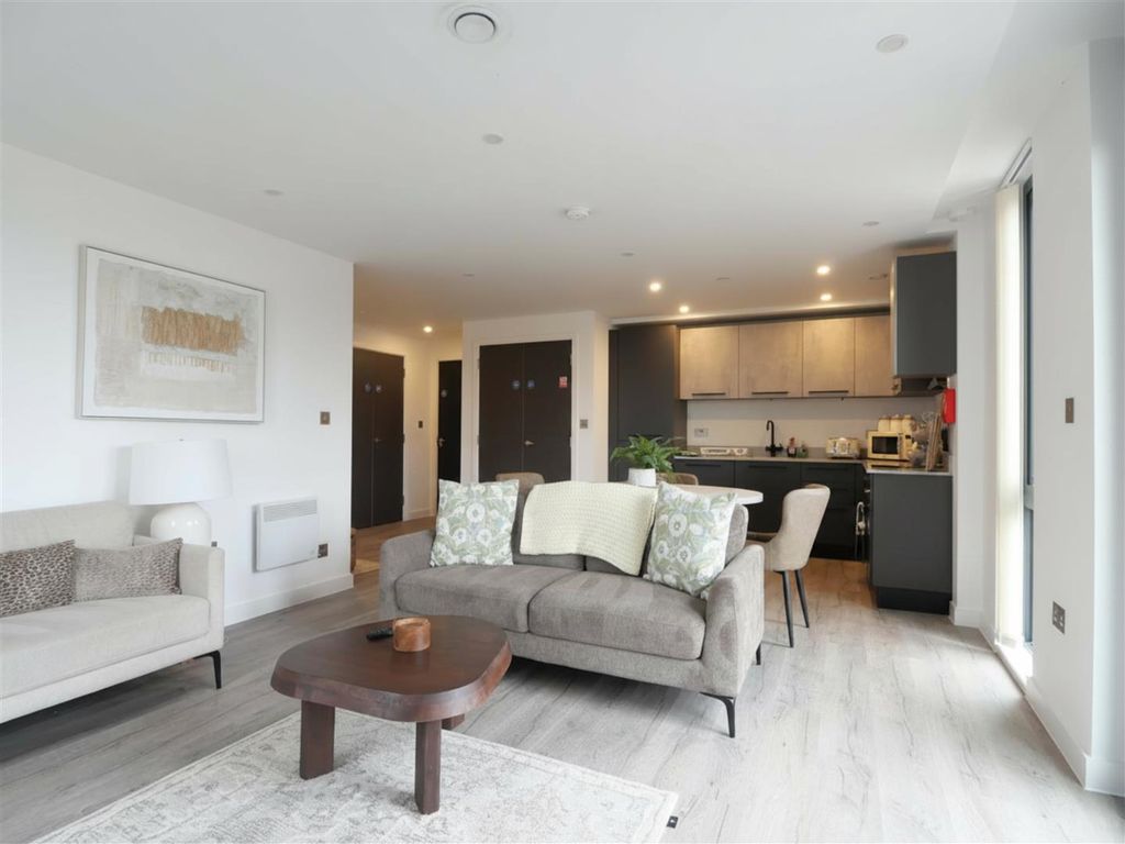 Property photo 2 of 13 l1 (4).Png