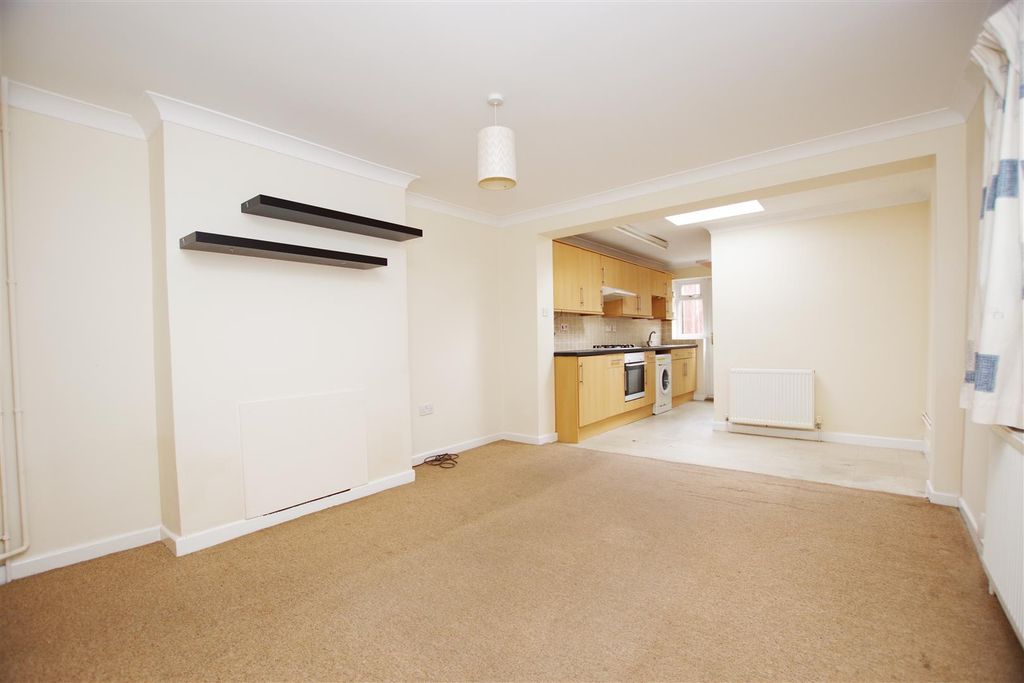 Property photo 2 of 11 Dining Area