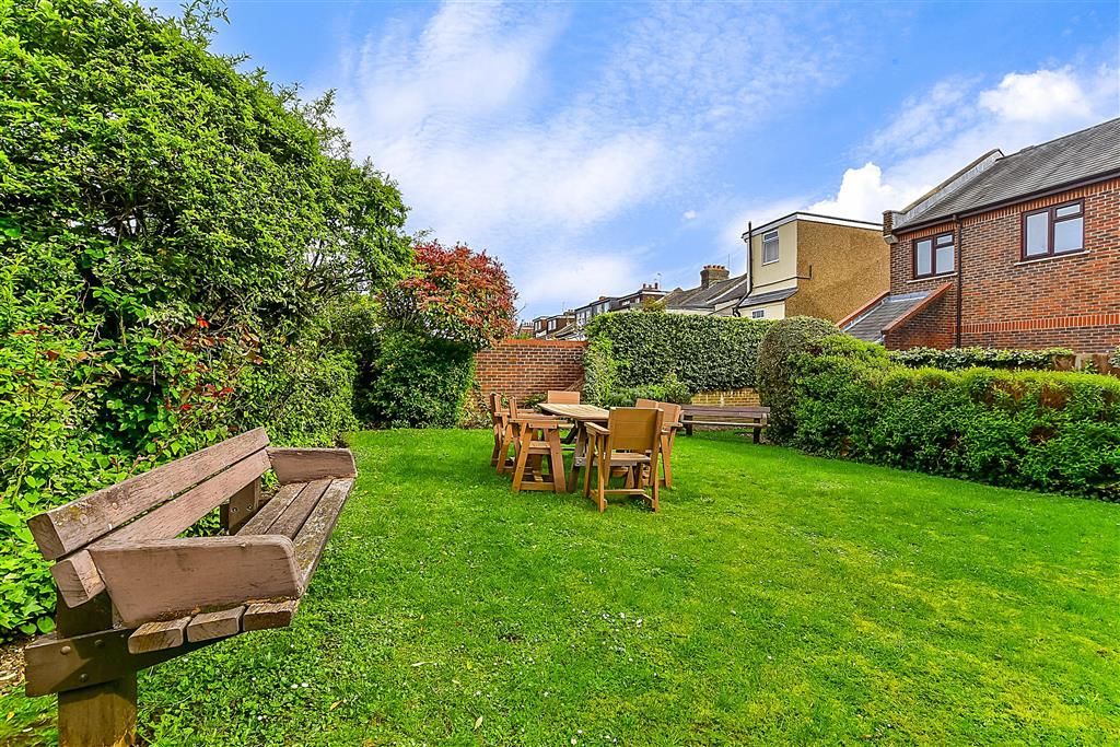 Property photo 1 of 13 Communal Gardens