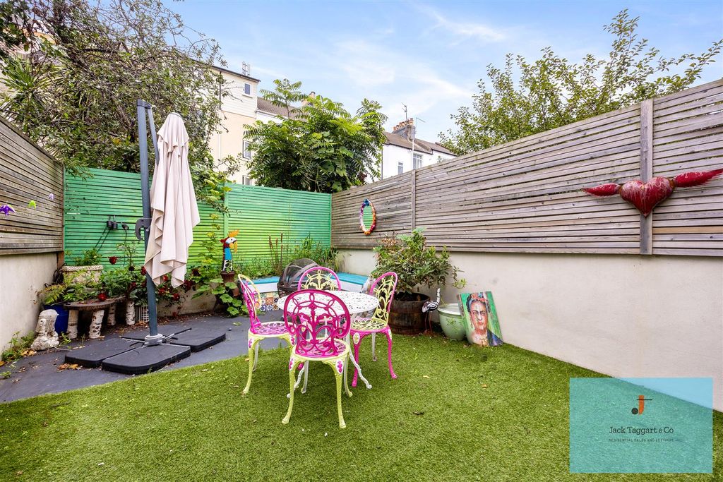 Property photo 3 of 15