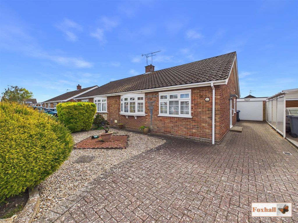 Property photo 1 of 18 Front Garden