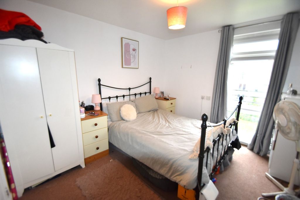 Property photo 3 of 8 Picture No. 10