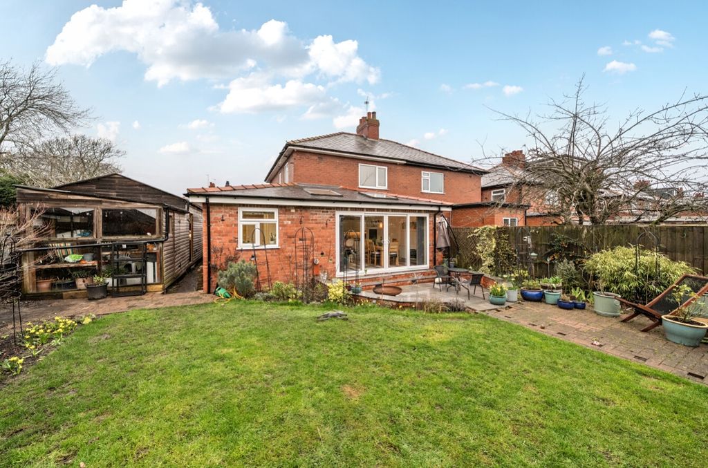 Property photo 2 of 19 Ewemove Harrogate Garden