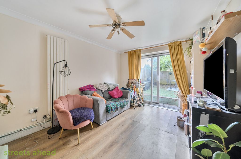 Property photo 3 of 9 93253d62-23Ae-436...