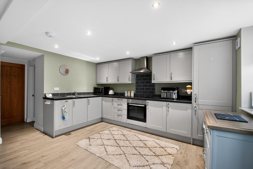 Property photo 2 of 12 82Riponroad-2.Jpg