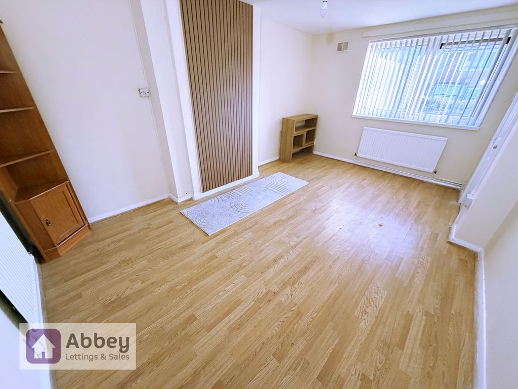 Property photo 1 of 15 Lounge