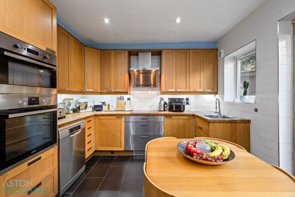 Property photo 3 of 20 4532714