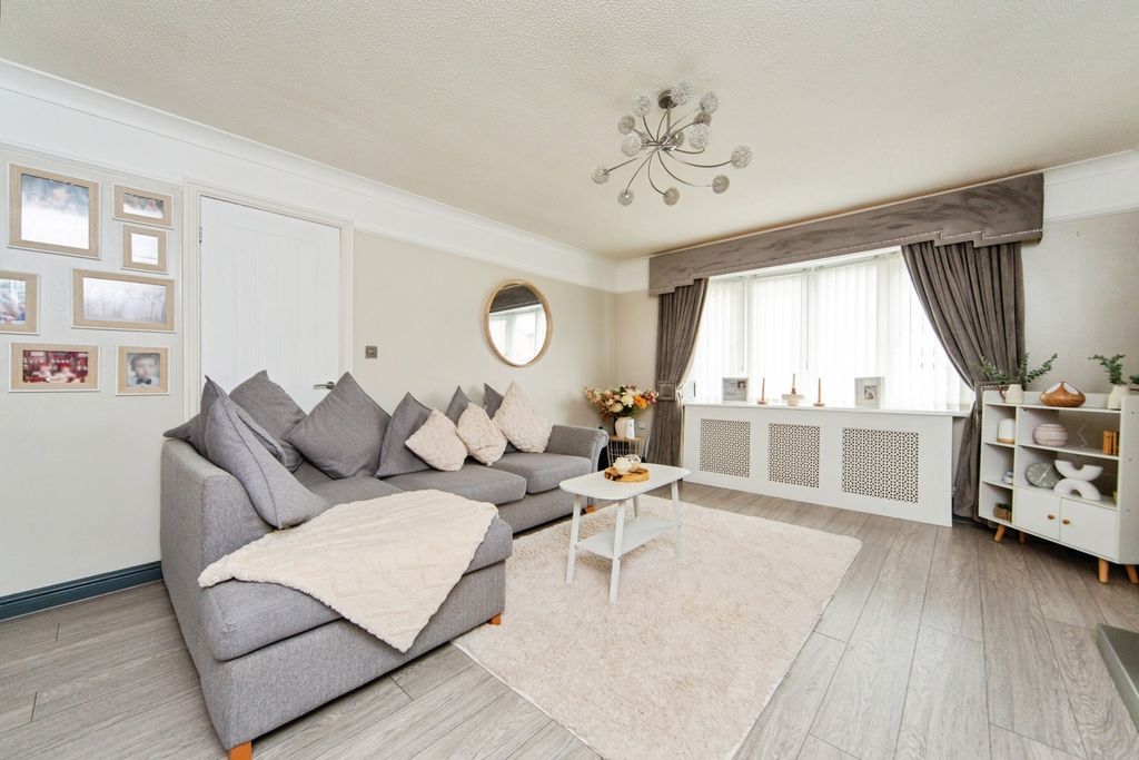 Property photo 3 of 22 Pbox-Img.Jpg