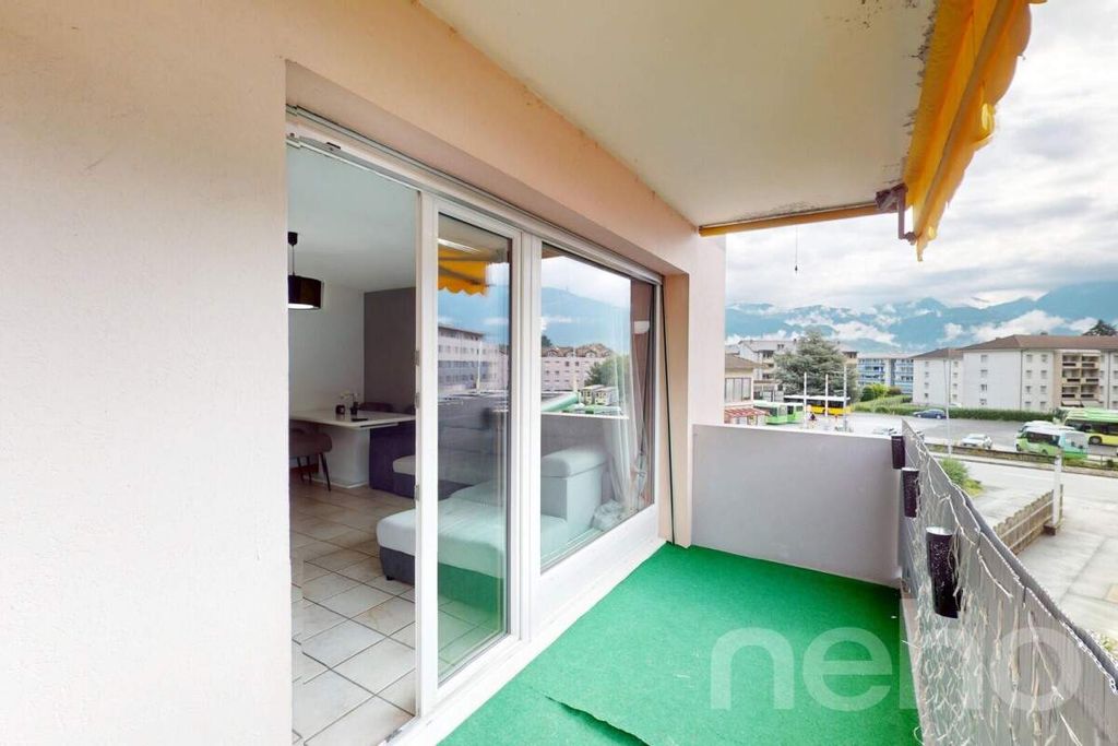 Property photo 2 of 12