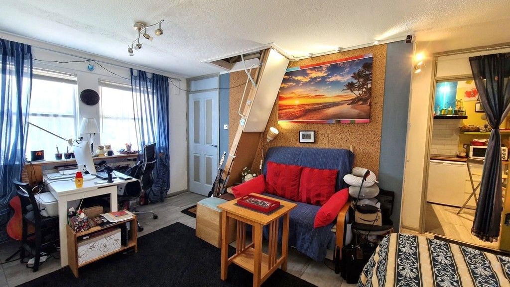 Property photo 3 of 16