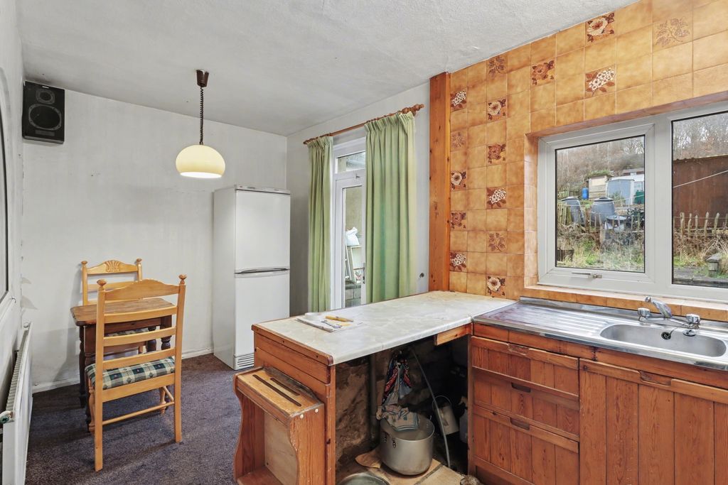 Property photo 3 of 16 Img_2826-Img_2828