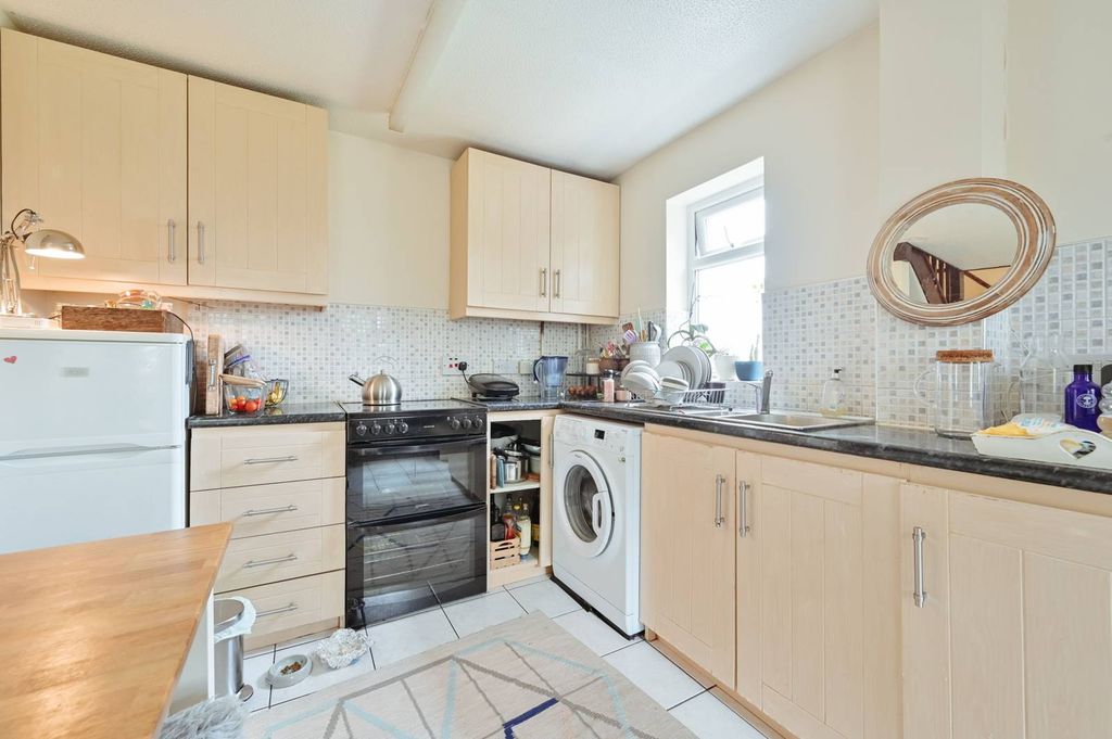 Property photo 3 of 11