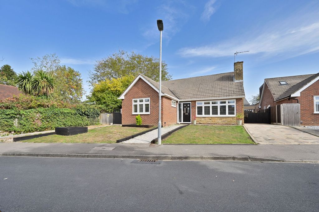 Property photo 1 of 28