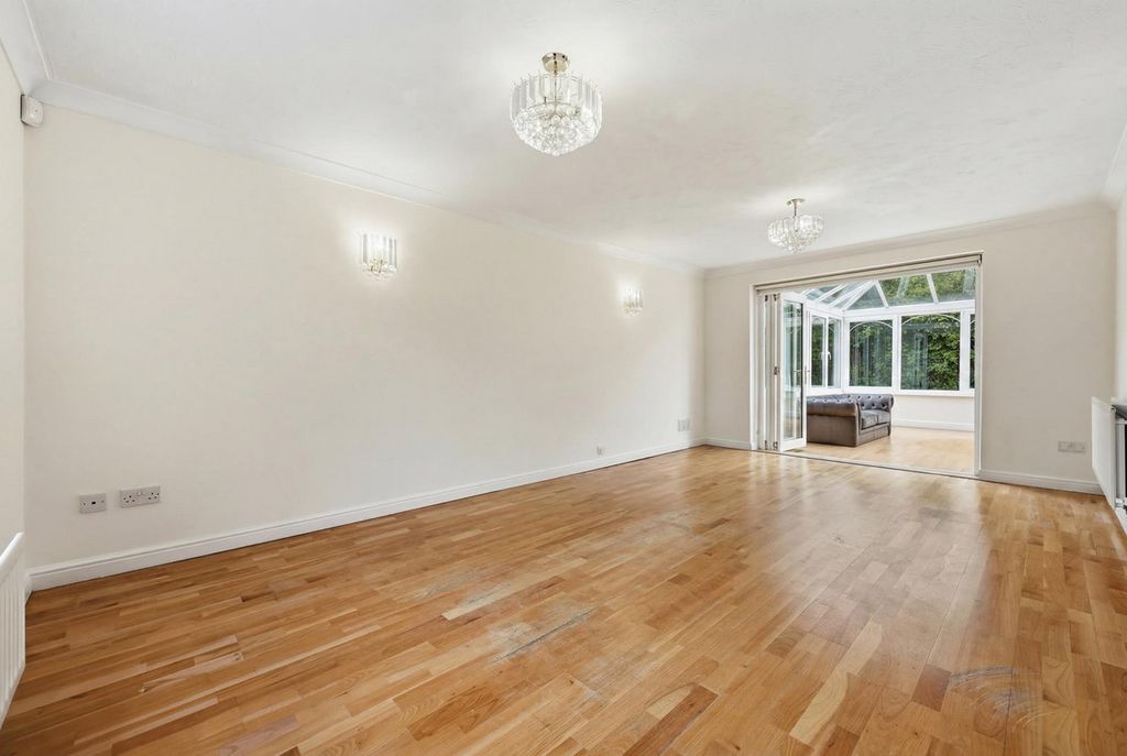 Property photo 3 of 28