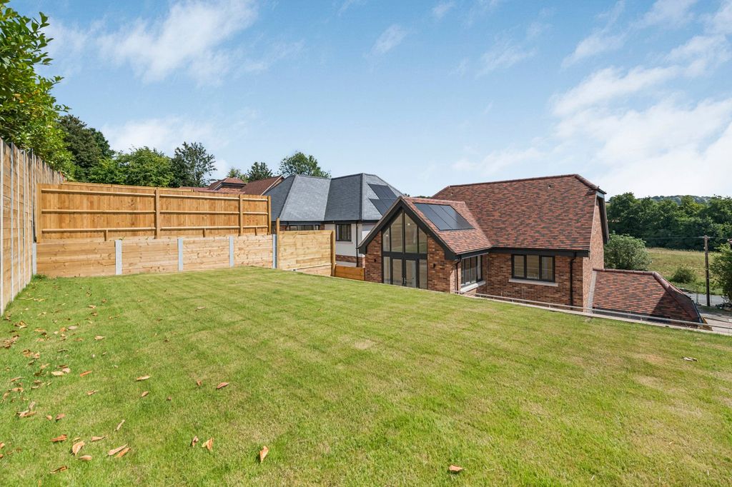 Property photo 3 of 16 Picture No. 25